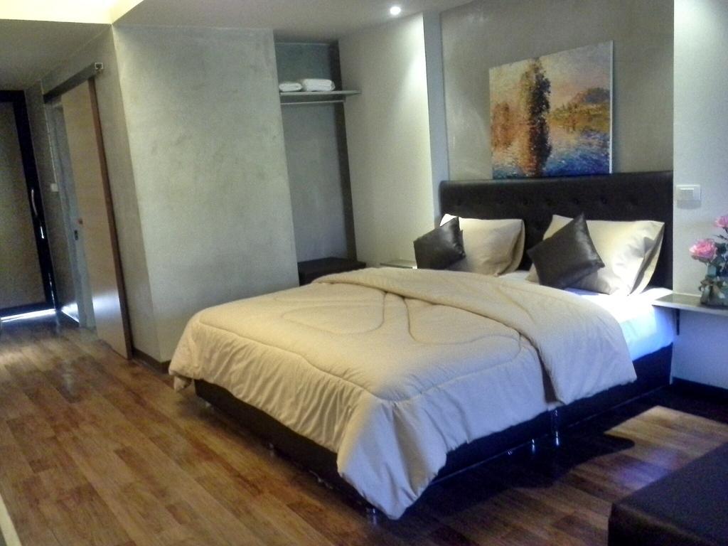 Thongtha Residence - Suvarnabhumi Airport Банкок Стая снимка