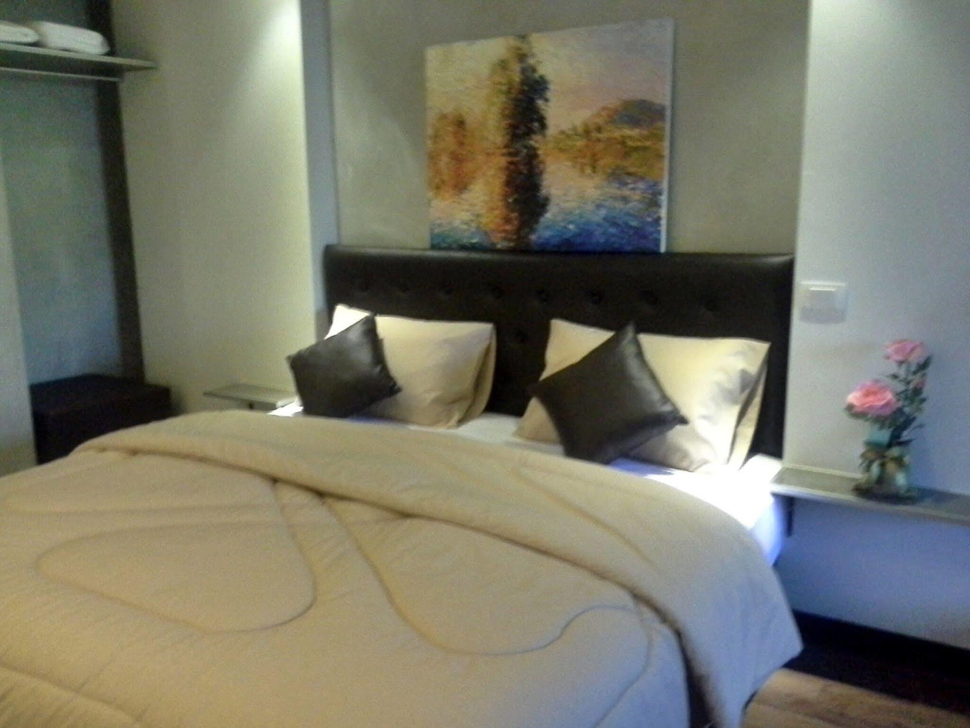Thongtha Residence - Suvarnabhumi Airport Банкок Екстериор снимка